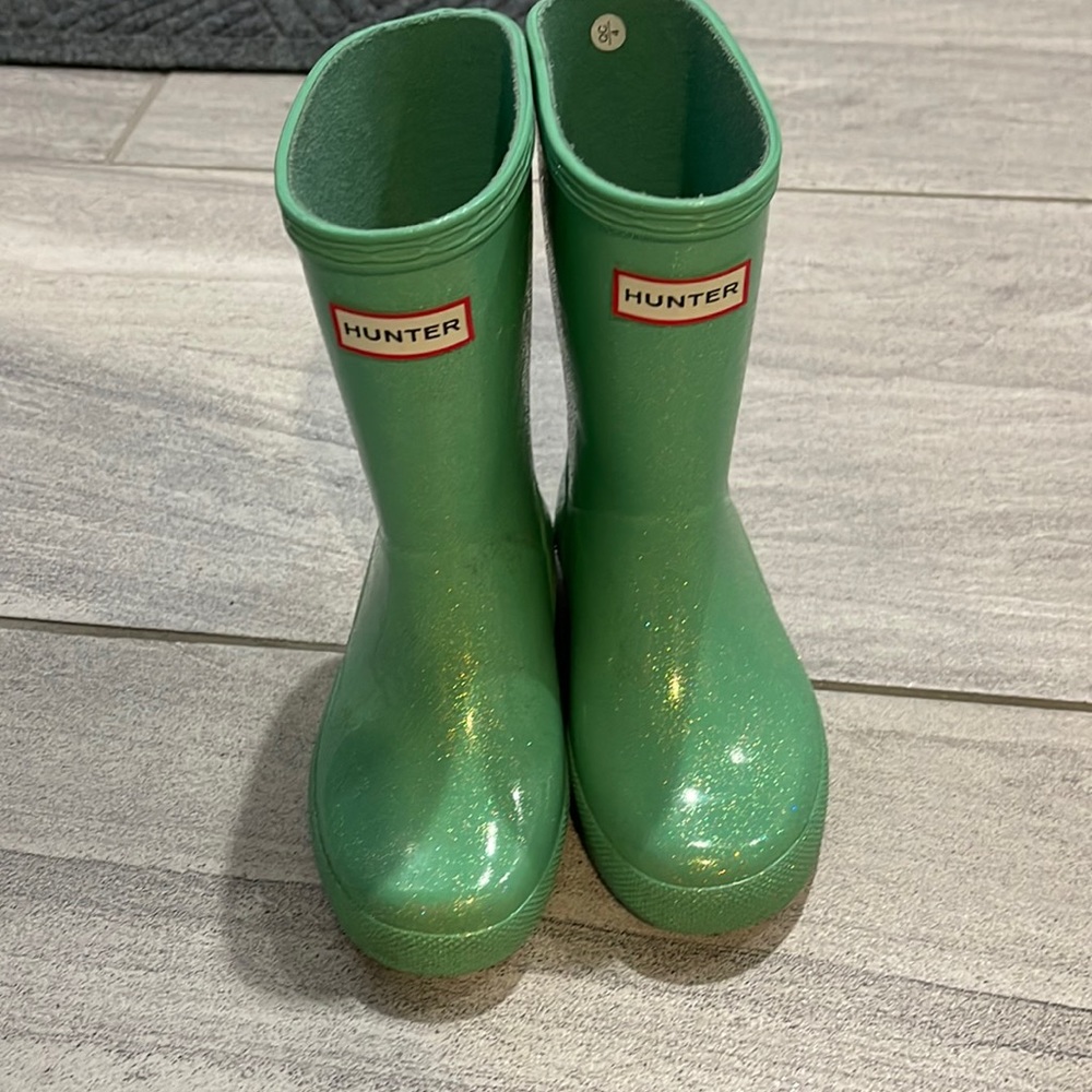 COPY - GREAT condition kids hunter boots. Work a few times. Size 9/10 toddler.